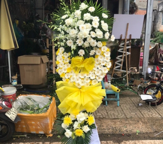 LẴNG HOA CHIA BUỒN 2