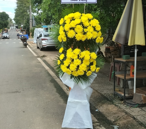 KỆ HOA CHIA BUỒN 6