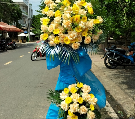 LẴNG HOA KHAI TRƯƠNG