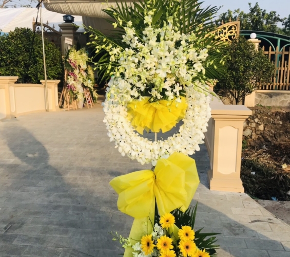 KỆ HOA CHIA BUỒN 16