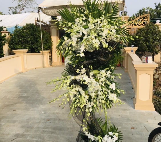 KỆ HOA CHIA BUỒN 21
