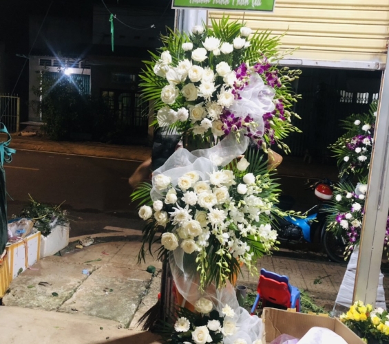 LẴNG HOA VIẾNG TANG LỄ