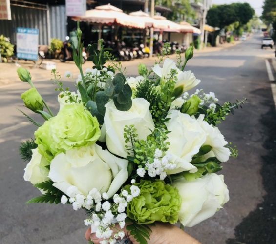 Bó hoa cưới cần tây