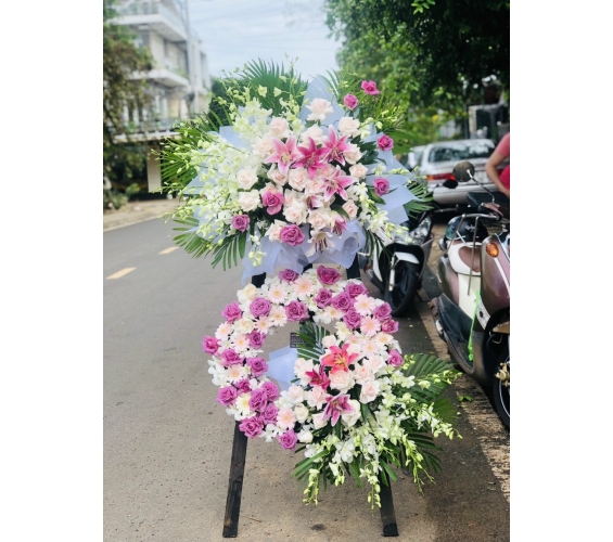 KỆ HOA CHIA BUỒN 1