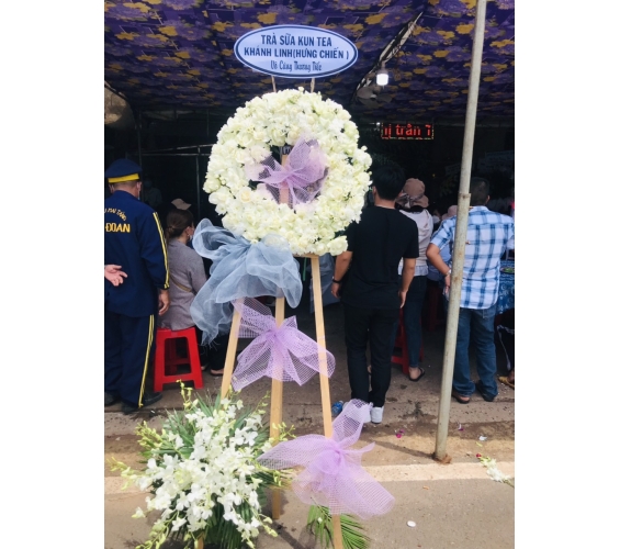 KỆ HOA CHIA BUỒN 8