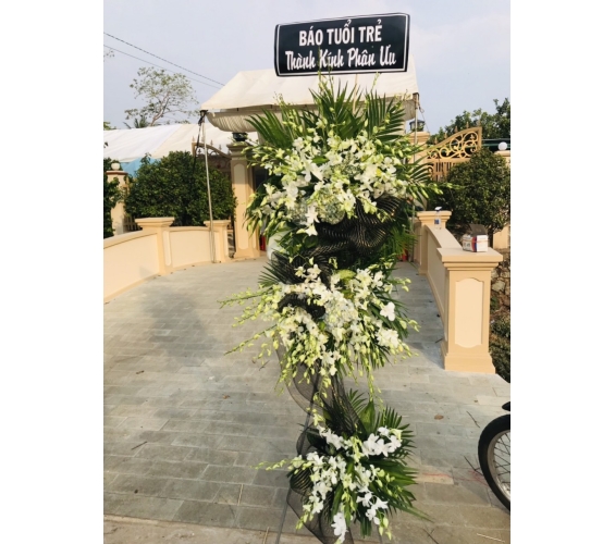 KỆ HOA CHIA BUỒN 21