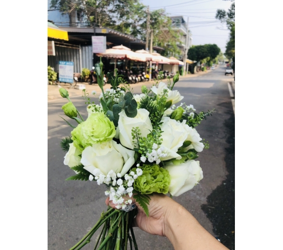 Bó hoa cưới cần tây