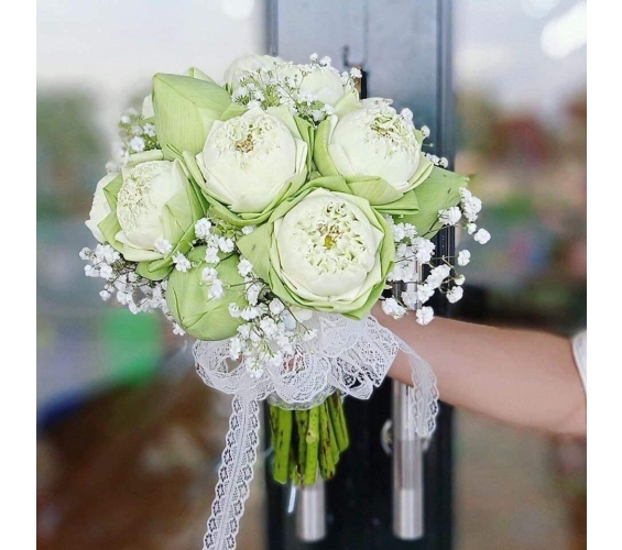 MẪU HOA CẦM TAY - SEN TRẮNG