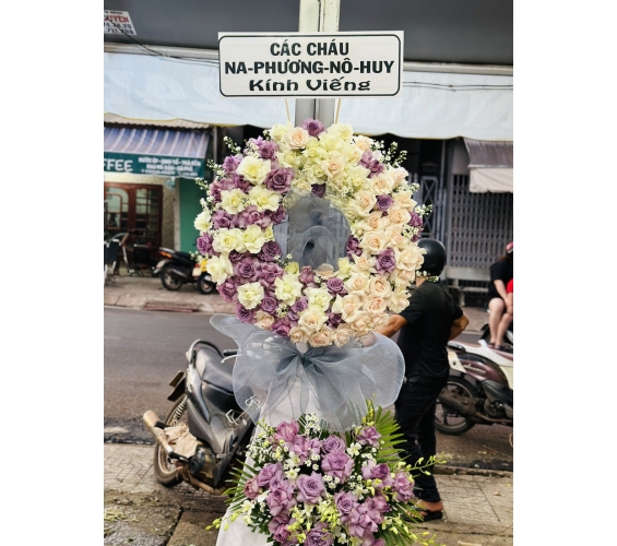 ĐẶT HOA CHIA BUỒN TẠI BÌNH LONG